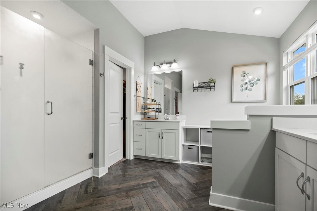 Valley City, Ohio 44280, United States, 4 Bedrooms Bedrooms, ,3 BathroomsBathrooms,Residential,Active,196382