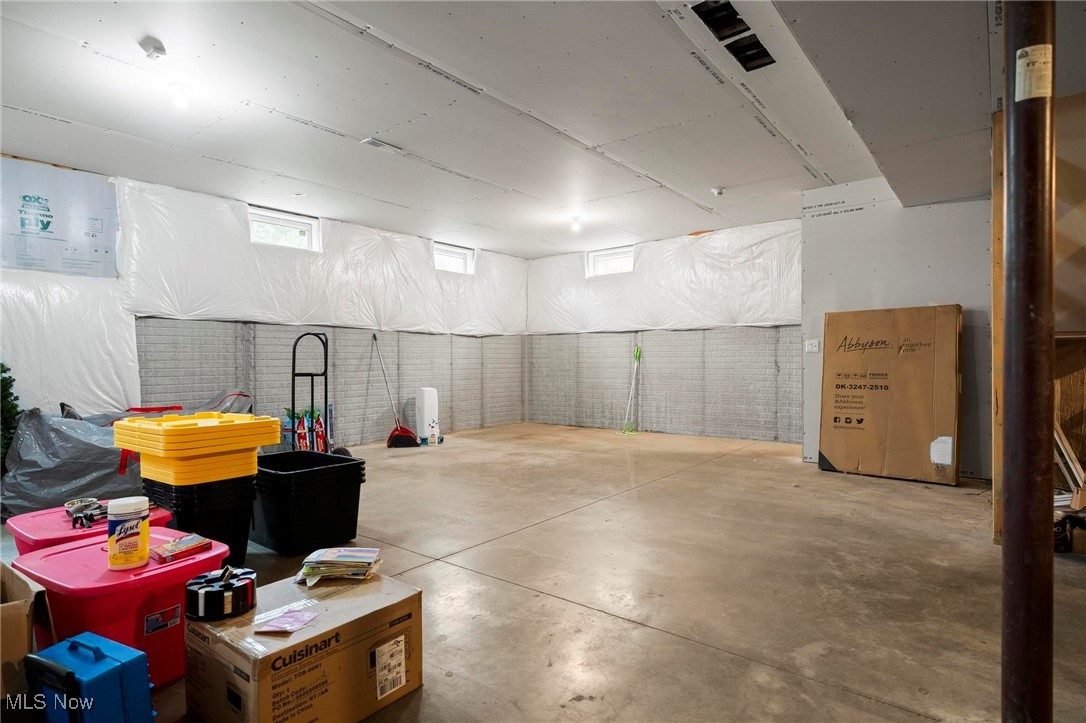 Valley City, Ohio 44280, United States, 4 Bedrooms Bedrooms, ,3 BathroomsBathrooms,Residential,Active,196382