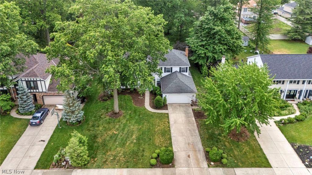 Photo of 1785 Holdens Arbor Run, Westlake, OH 44145 (MLS # 5217518)