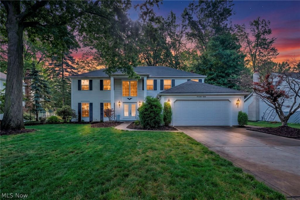 Photo of 1785 Holdens Arbor Run, Westlake, OH 44145 (MLS # 5217518)
