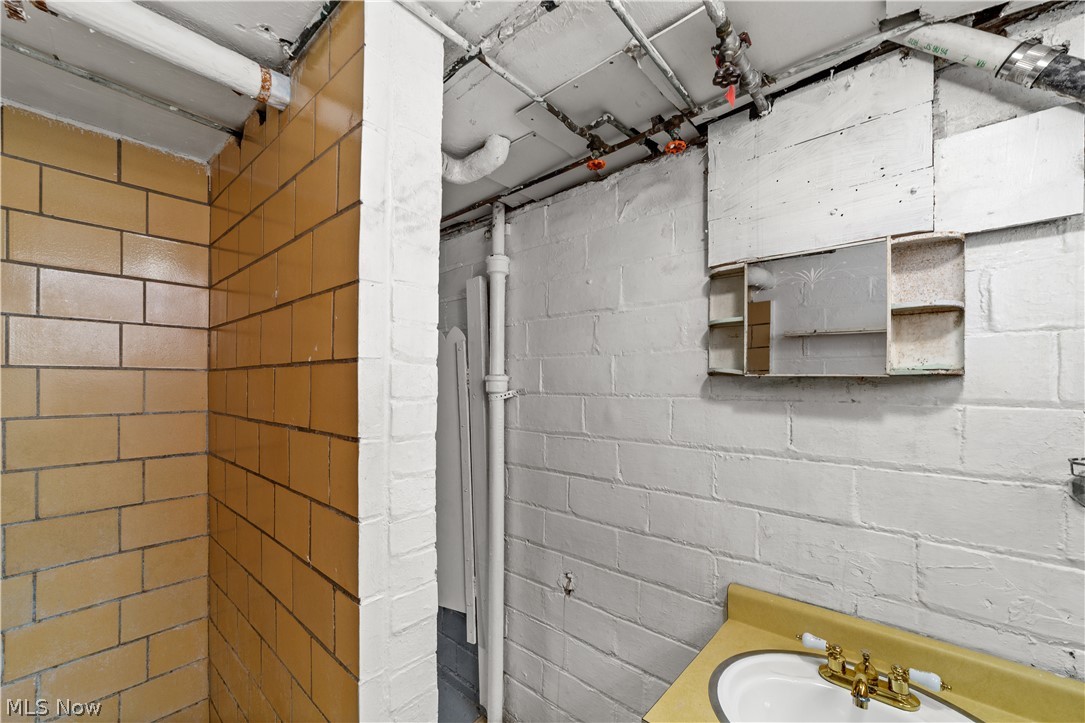 H A Stahl Properties Cos Ridg - Residential