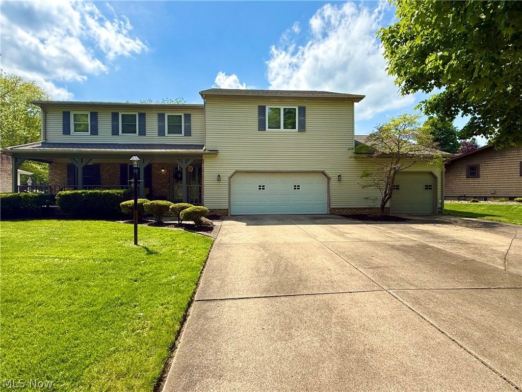 Photo of 5520 Sharon Drive, Youngstown, OH 44512 (MLS # 5211188)