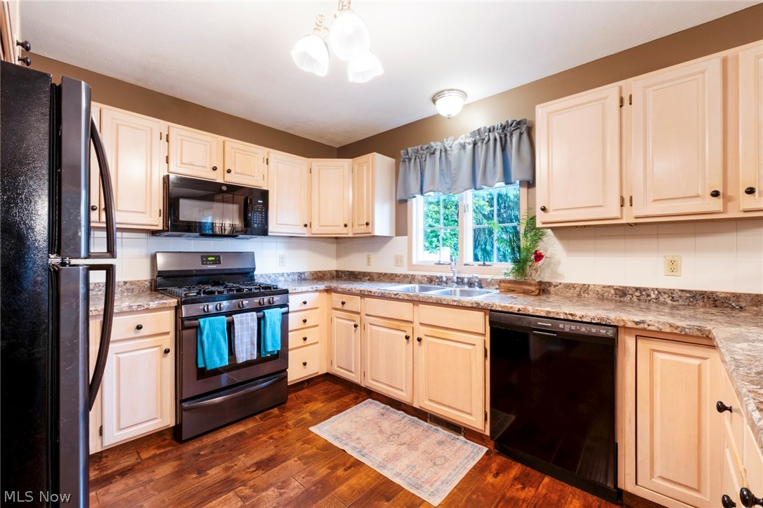 Olde Stone Crossing Condo - Residential