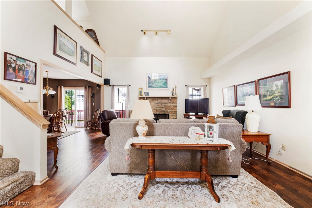 Olde Stone Crossing Condo - Residential