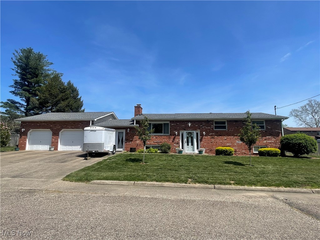 251 Greenbrier Avenue, Williamstown, West Virginia image 1