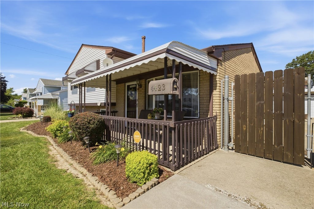 Photo of 4423 Palm Avenue, Lorain, OH 44055 (MLS # 5221936)