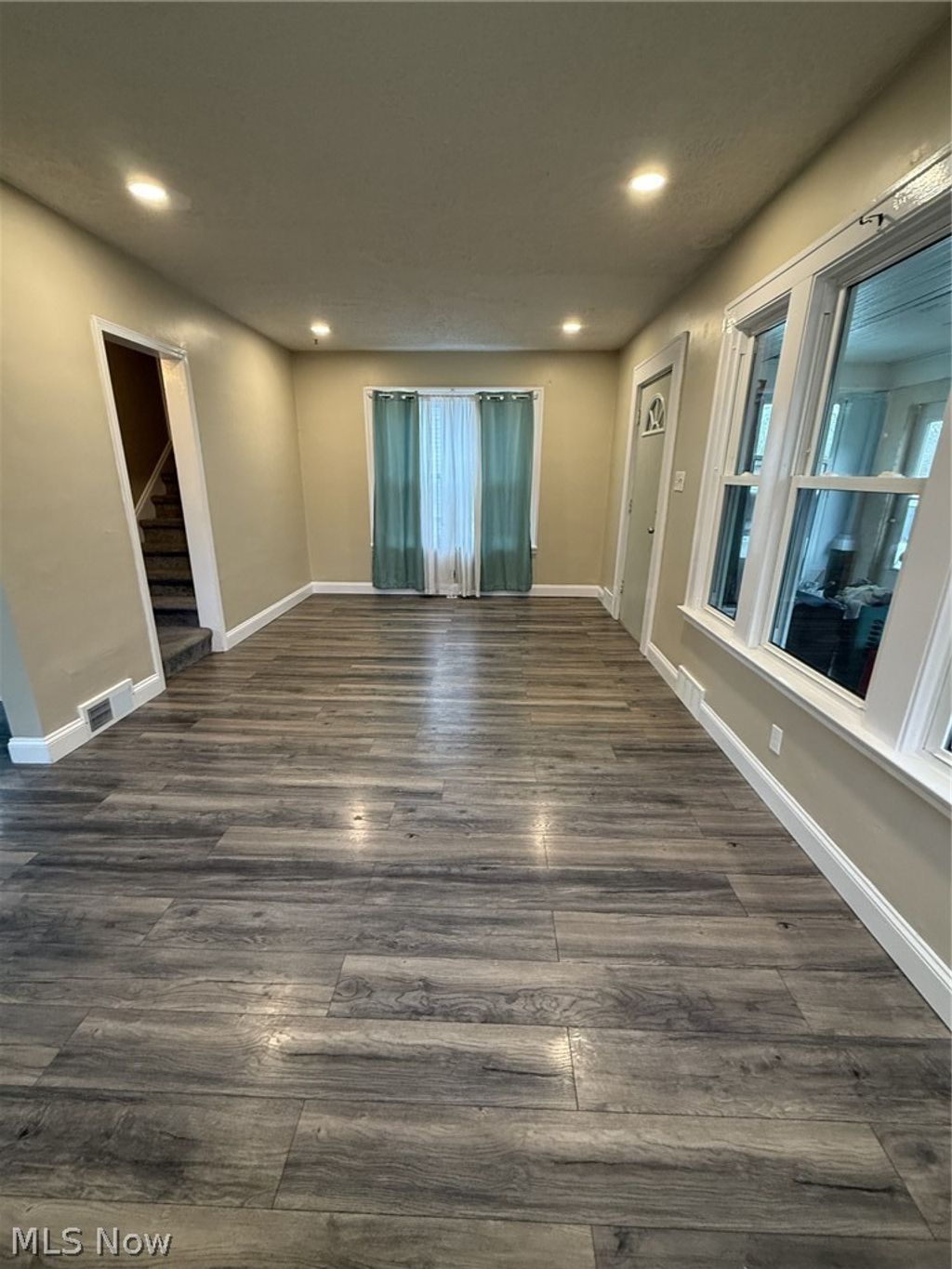 Photo of 2120 Newton Street, Akron, OH 44305 (MLS # 5198903)