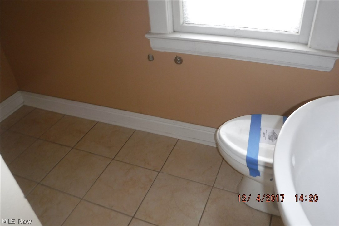 Shaker Lakes - Residential