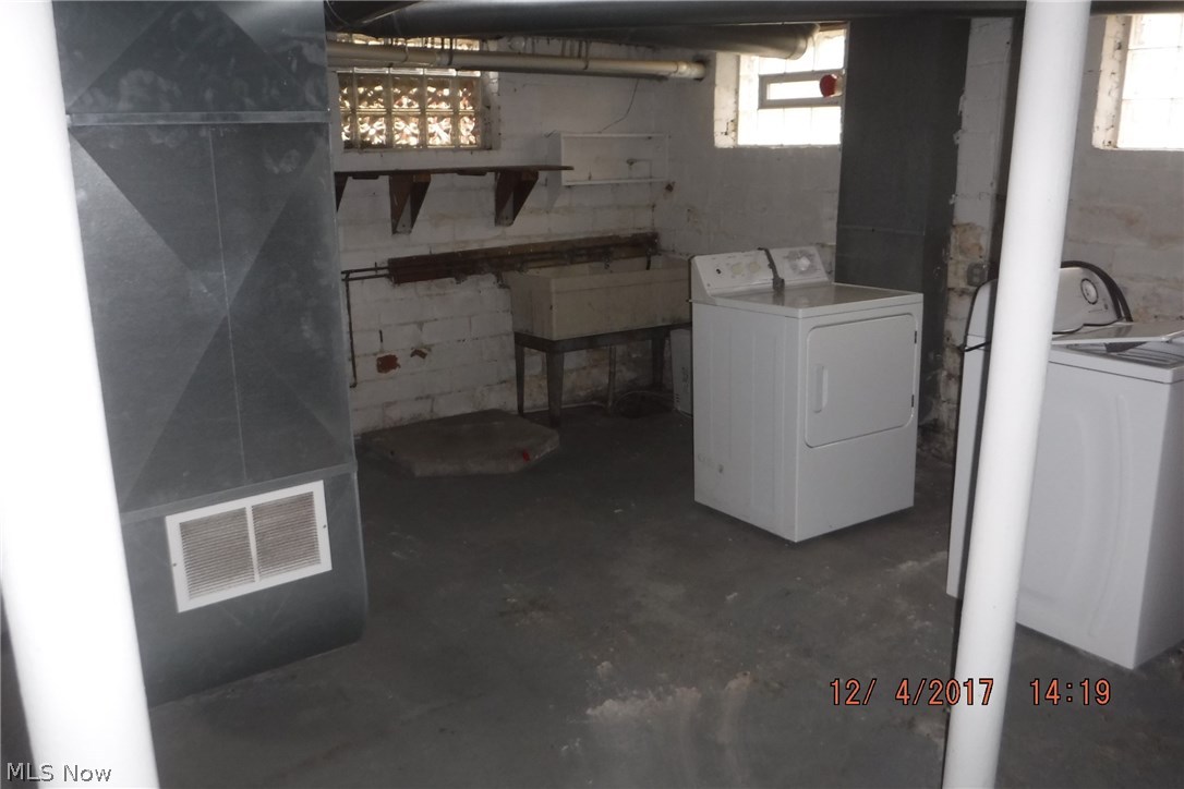 Shaker Lakes - Residential