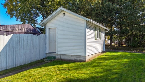Tiny photo for 3304 Avery Street, Parkersburg, WV 26104 (MLS # 5254515)