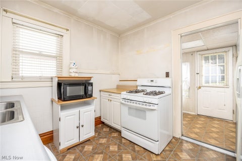 Tiny photo for 3304 Avery Street, Parkersburg, WV 26104 (MLS # 5254515)