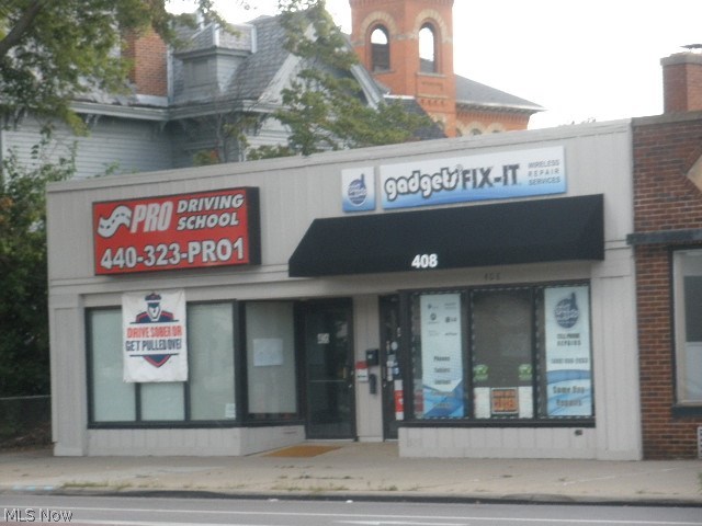 Main image without alt text