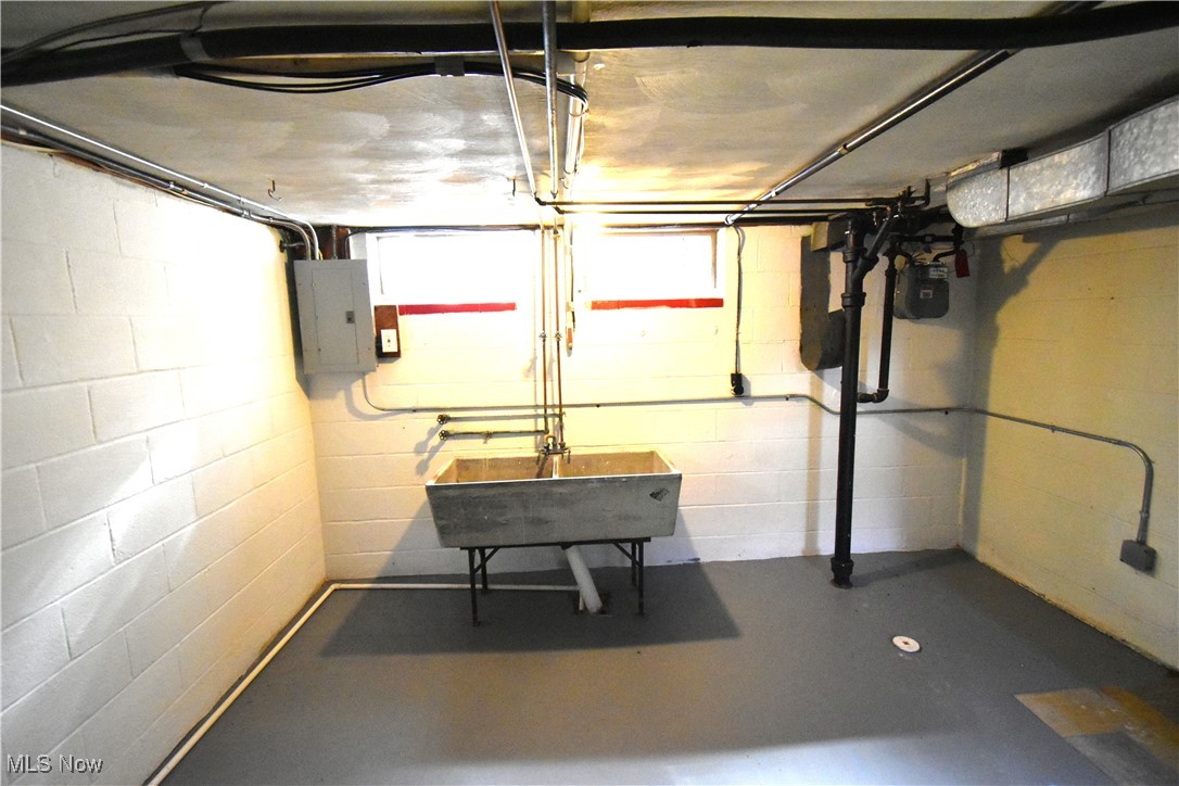 Rooss - Residential Lease