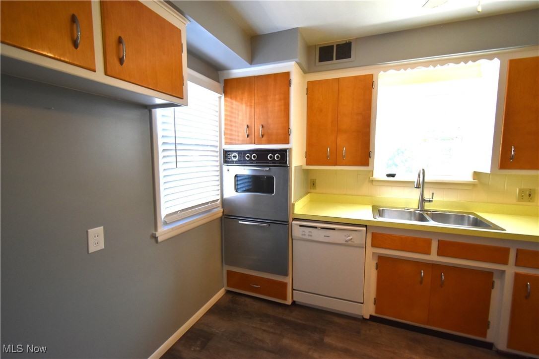 Rooss - Residential Lease