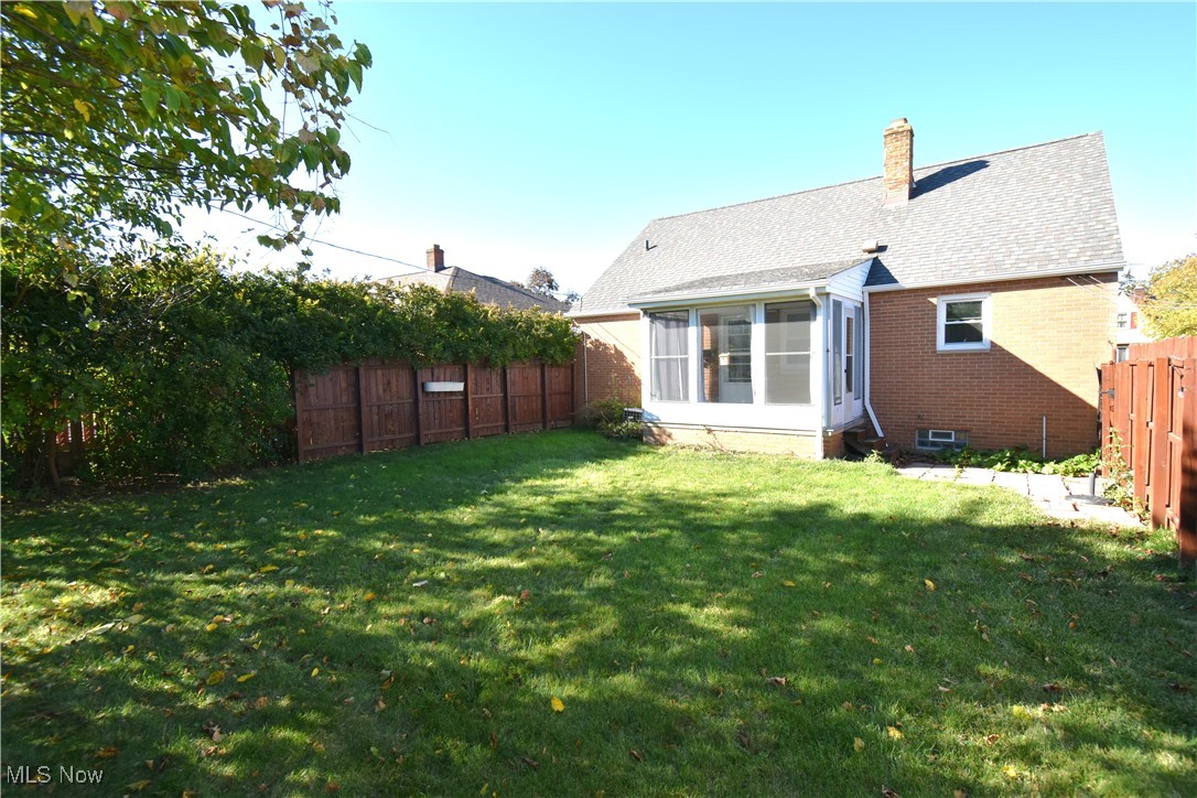 Rooss - Residential Lease