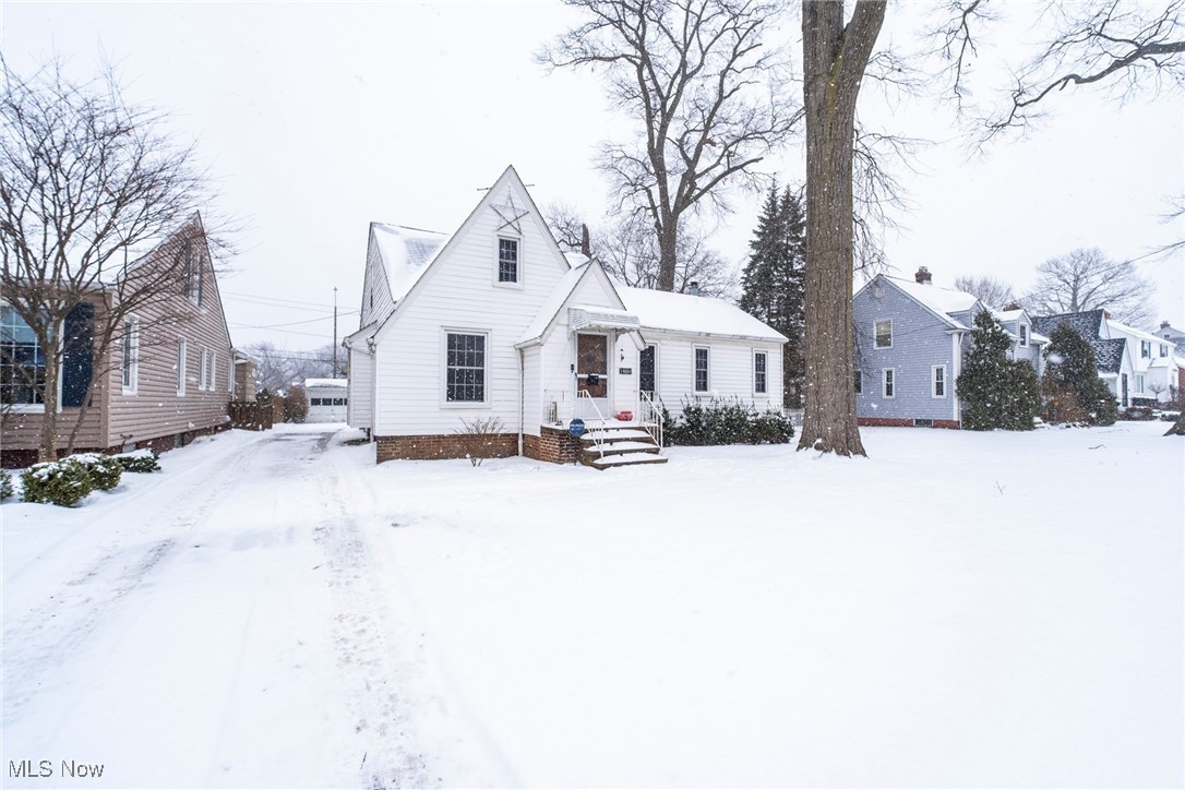 14604 Roxboro Avenue