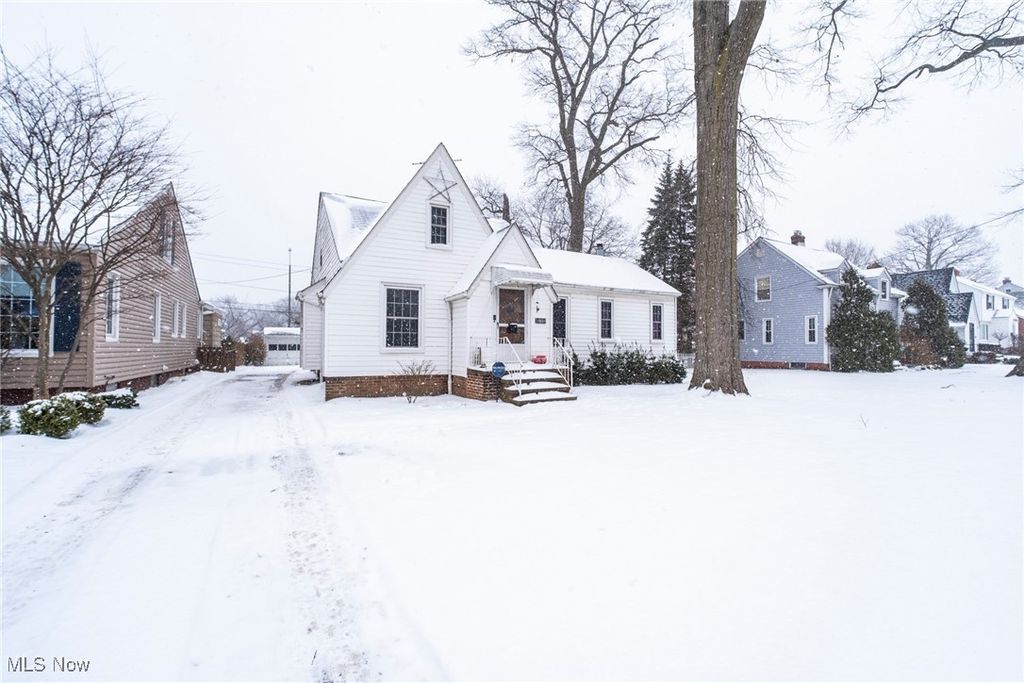 Photo of 14604 Roxboro Avenue, Cleveland, OH 44111 (MLS # 5178580)