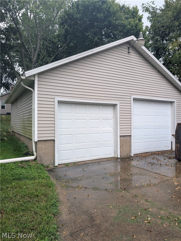 1242 Wingfoot Lake Road
