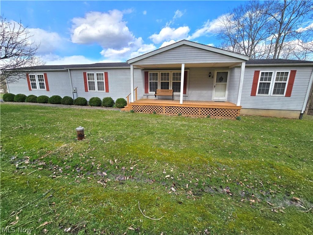 Photo of 2656 Darlington Drive, Zanesville, OH 43701 (MLS # 5193036)