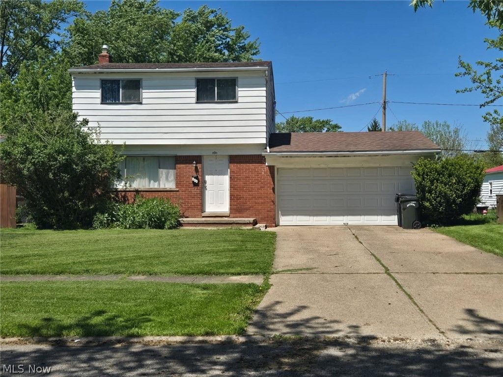 Photo of 890 Salem Avenue, Elyria, OH 44035 (MLS # 5207084)