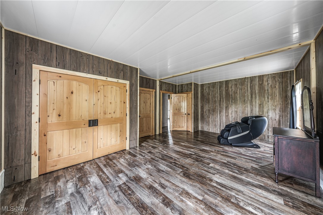 Old Connecticut Western Reserv - Residential