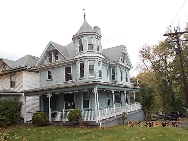 2-1/2 STORY HOME WITH 4 BEDROOMS.WRAP AROUND PORCH AND REAR DECK.FORMAL LIVING ROOM,FORMAL DINING ROOM,EAT IN KITCHEN AREA,FRONT FOYER.NOTE: 4TH BEDROOM IS THE ATTIC OF HOME.CALL LISTING OFFICE FOR SHOWINGS.