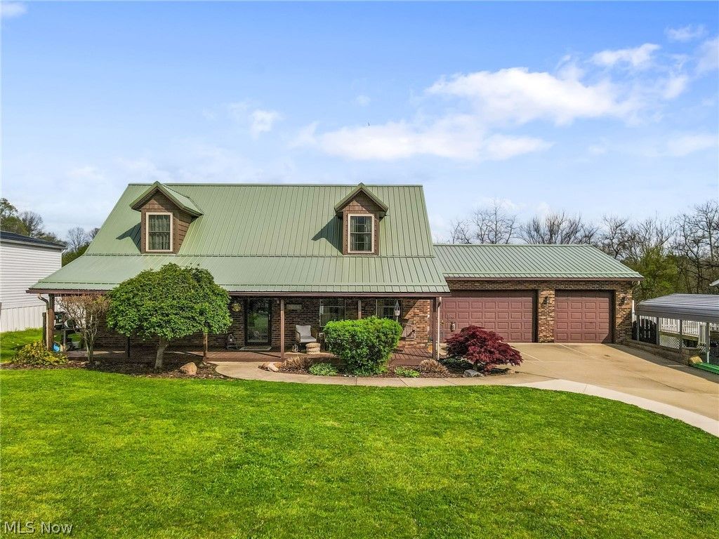 Photo of 2000 Adamsville Road, Zanesville, OH 43701 (MLS # 5201833)