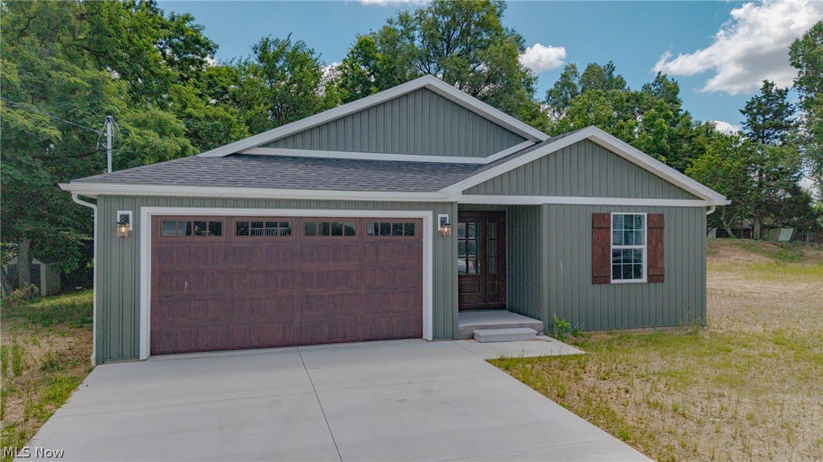 Photo 1 of 41 — 3010 9th Avenue, Vienna, WV 26105