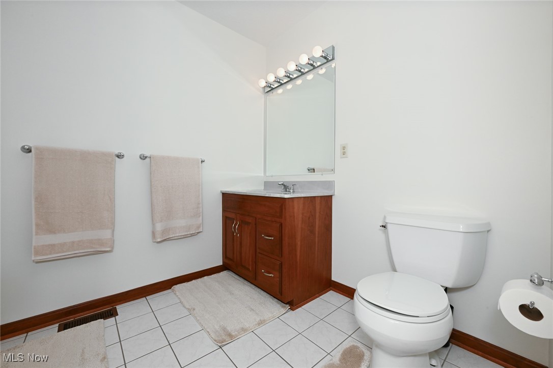 Twinsburg, Ohio 44087, United States, 3 Bedrooms Bedrooms, ,3 BathroomsBathrooms,Residential,Pending,155360