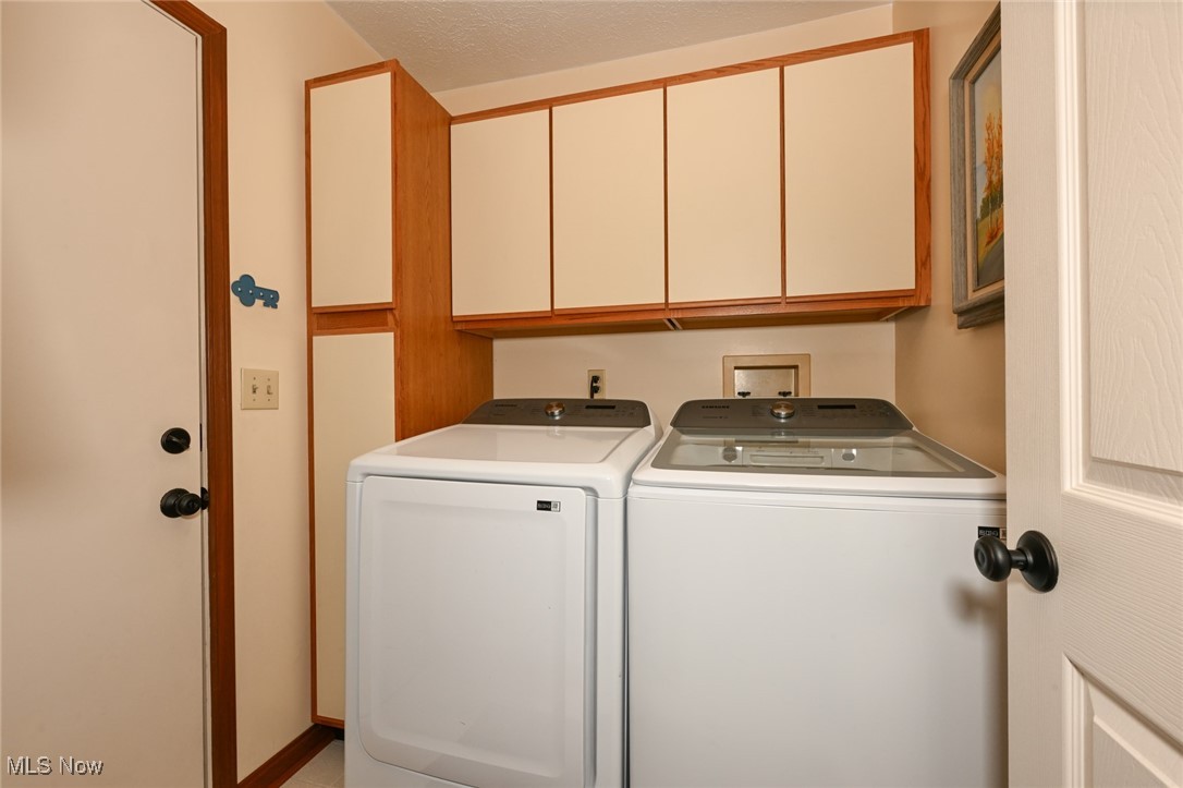 Twinsburg, Ohio 44087, United States, 3 Bedrooms Bedrooms, ,3 BathroomsBathrooms,Residential,Pending,155360