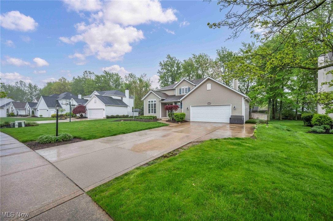 6721 Bretton Ridge Drive, North Olmsted, Ohio image 4