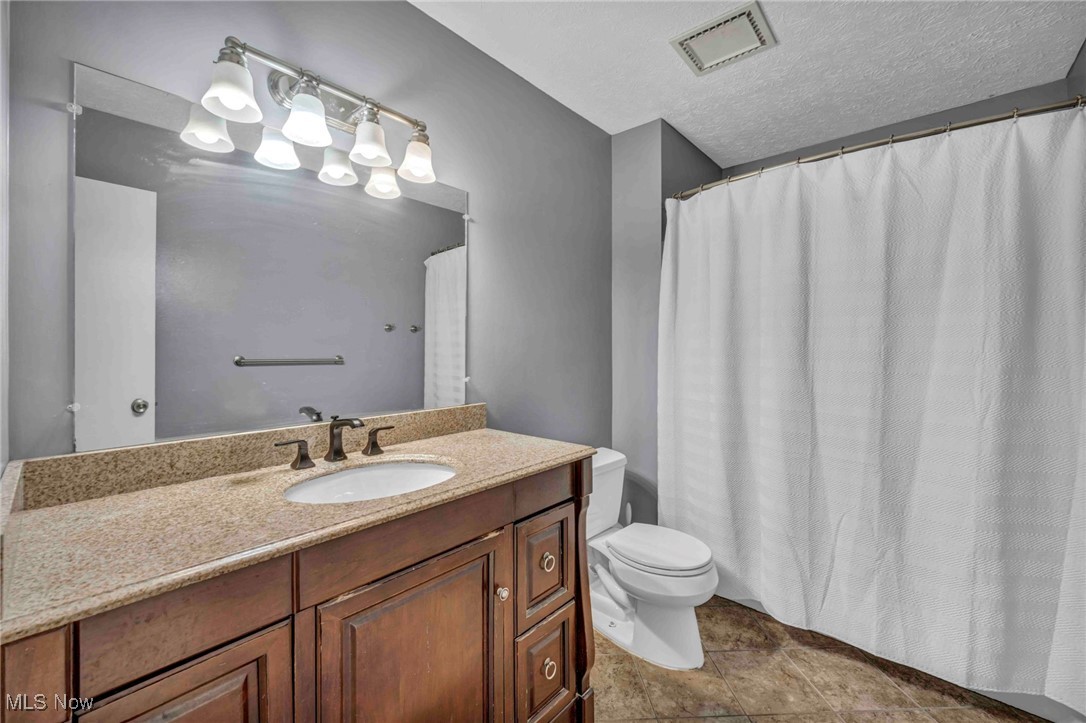 6721 Bretton Ridge Drive, North Olmsted, Ohio image 24