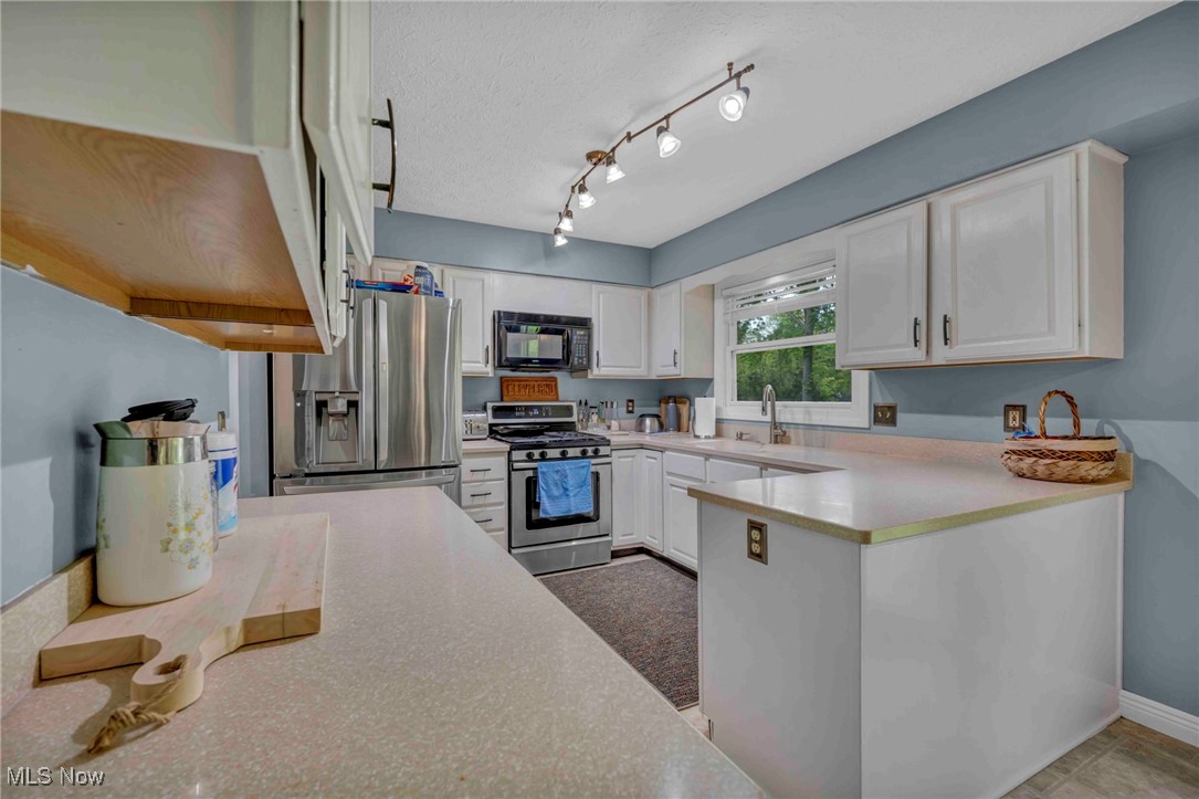 6721 Bretton Ridge Drive, North Olmsted, Ohio image 10