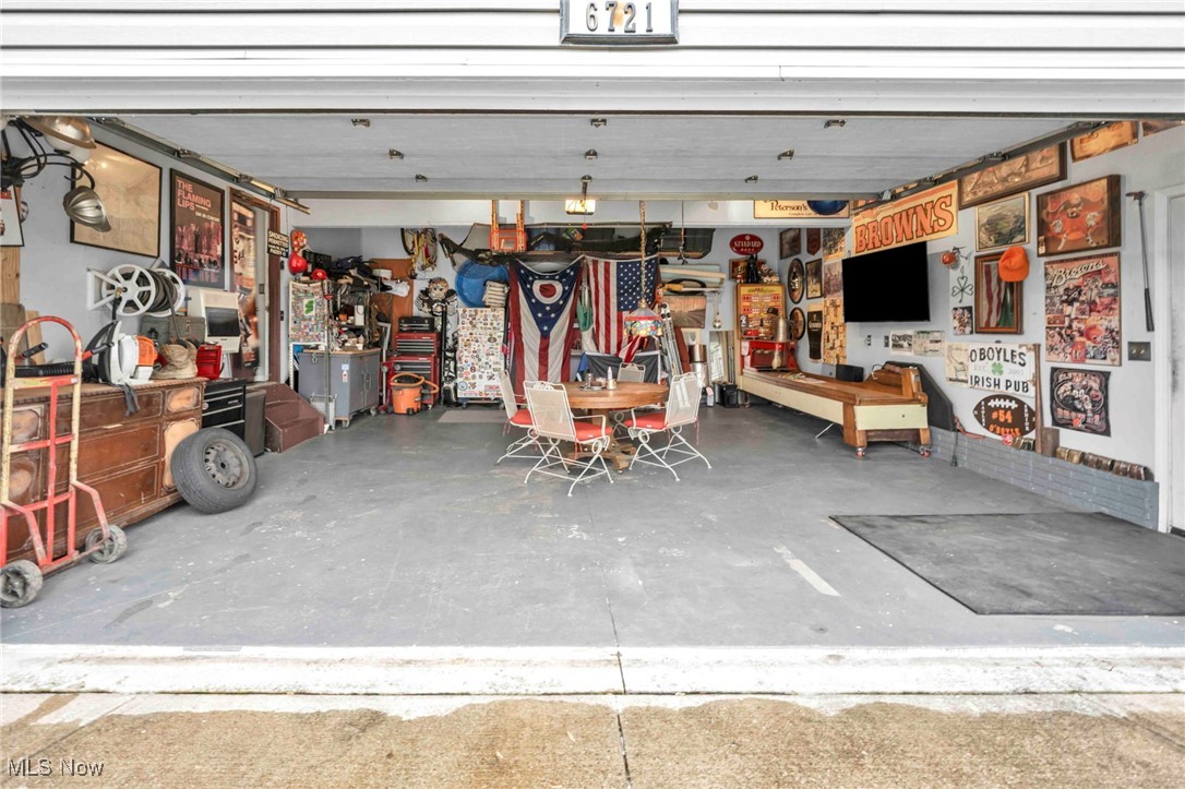 6721 Bretton Ridge Drive, North Olmsted, Ohio image 38