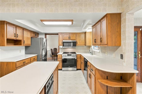 Tiny photo for 589 Lindford Drive, Bay Village, OH 44140 (MLS # 5256364)