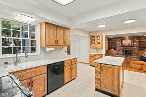 Tiny photo for 589 Lindford Drive, Bay Village, OH 44140 (MLS # 5256364)