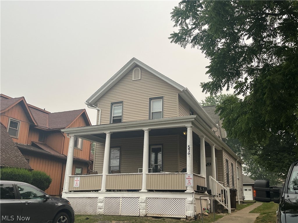579 Broadway Avenue