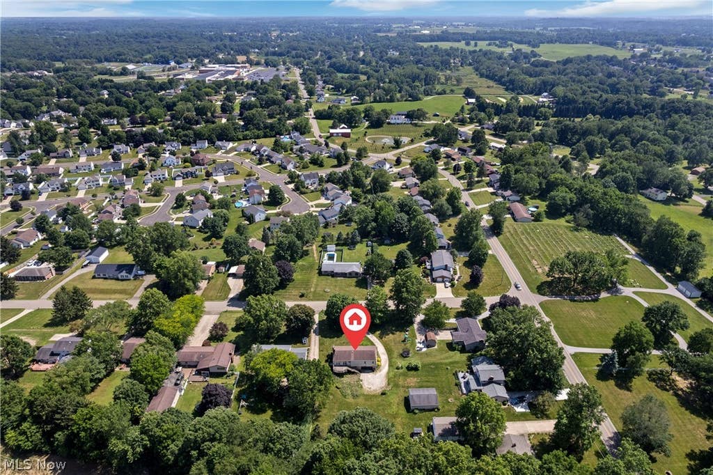 Photo of 1229 Scenicrest Street NW, Uniontown, OH 44685 (MLS # 5225168)