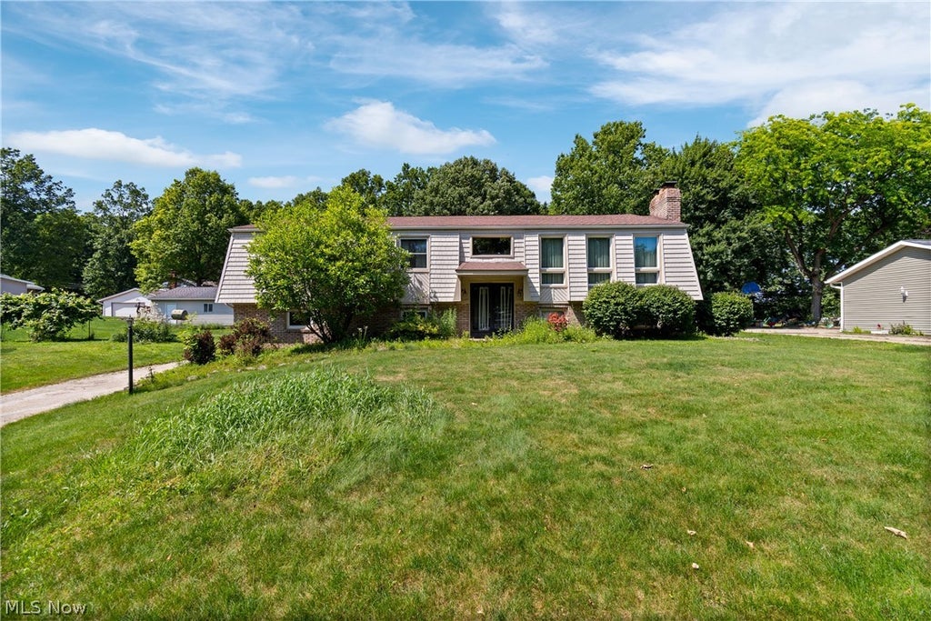 Photo of 1229 Scenicrest Street NW, Uniontown, OH 44685 (MLS # 5225168)