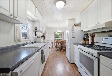 Tiny photo for 5018 Fairfield School Road, Columbiana, OH 44408 (MLS # 5221196)