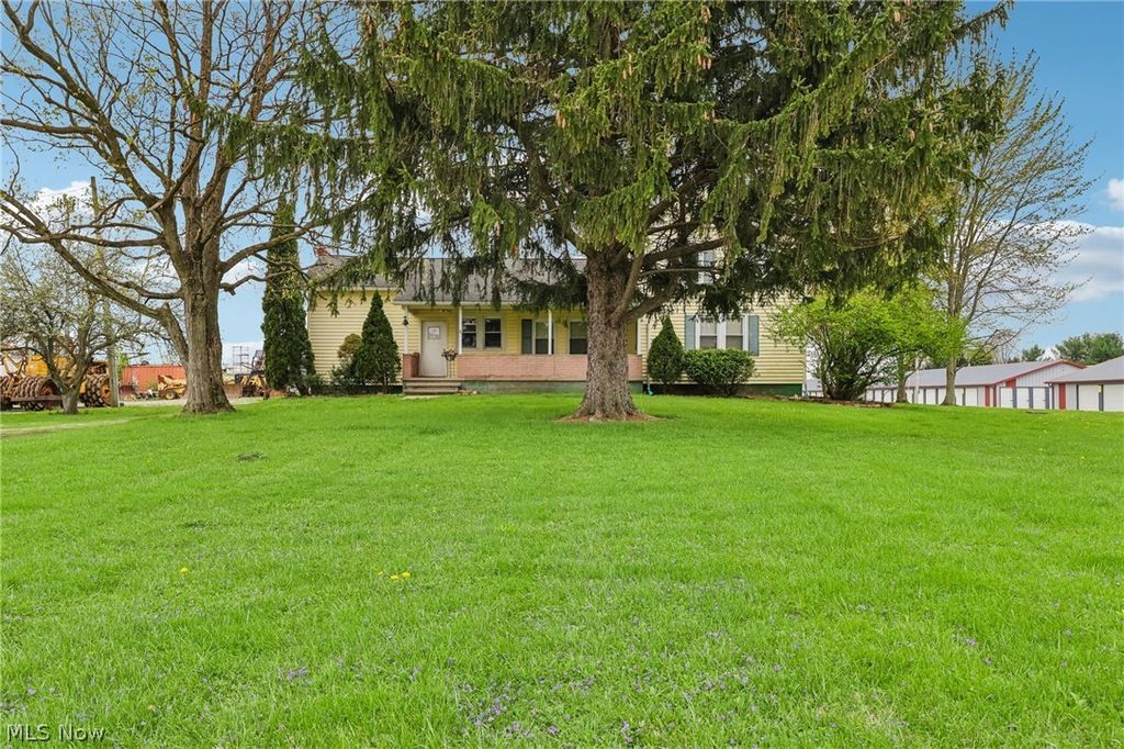 Photo of 44901 State Route 18, Wellington, OH 44090 (MLS # 5202108)