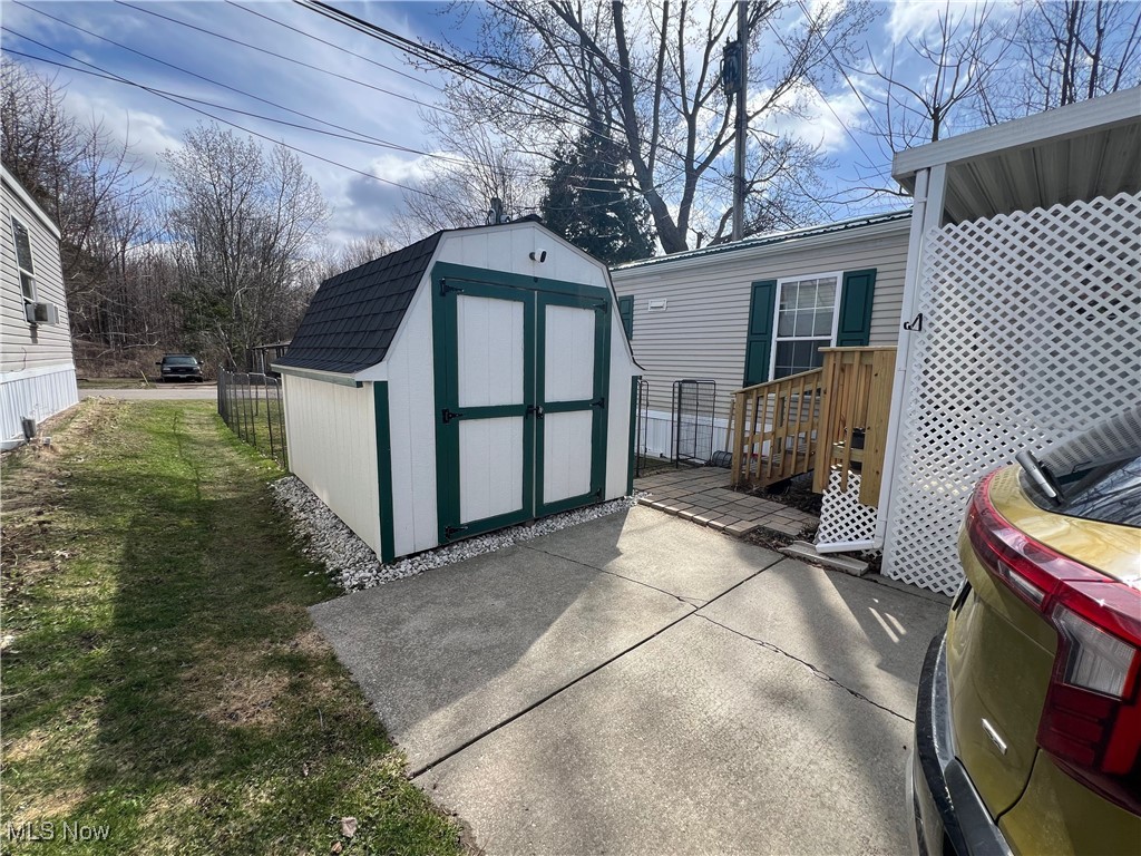 11079 Leader Road, Chardon, Ohio image 6