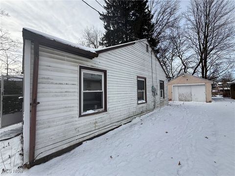 Tiny photo for 1146 Adelaide Avenue SE, Warren, OH 44484 (MLS # 5178410)