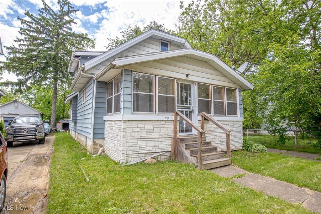 Photo of 970 Mercer Avenue, Akron, OH 44320 (MLS # 5180411)