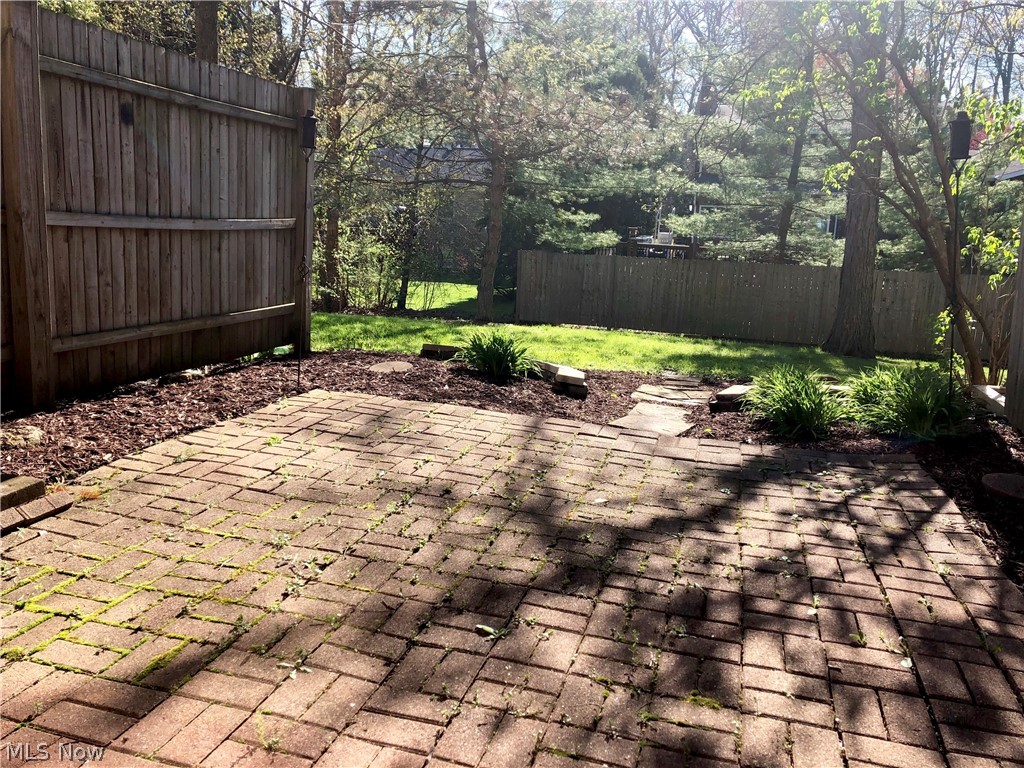 Hillsdale Rdg Condo - Residential