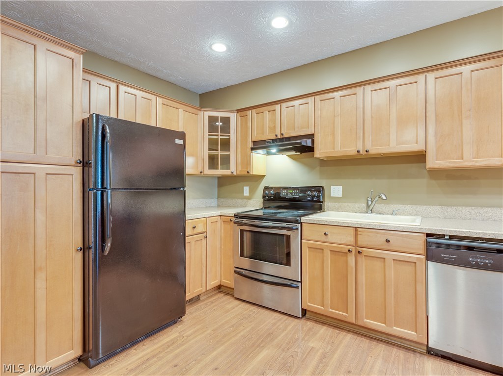 Hillsdale Rdg Condo - Residential