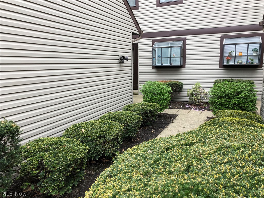 Hillsdale Rdg Condo - Residential
