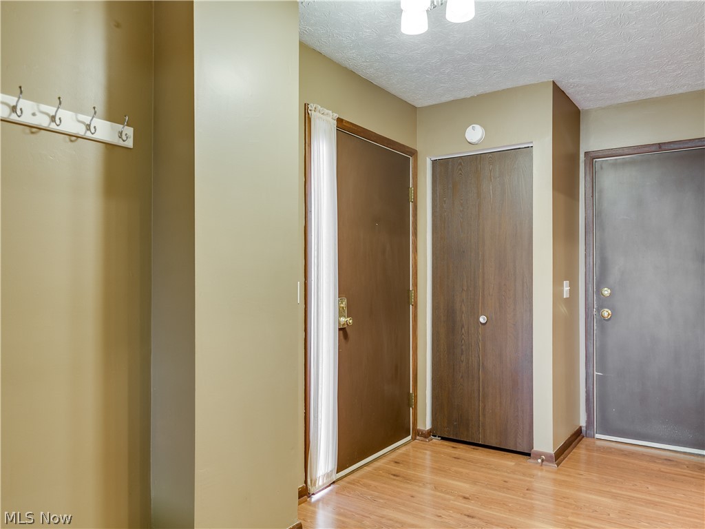 Hillsdale Rdg Condo - Residential