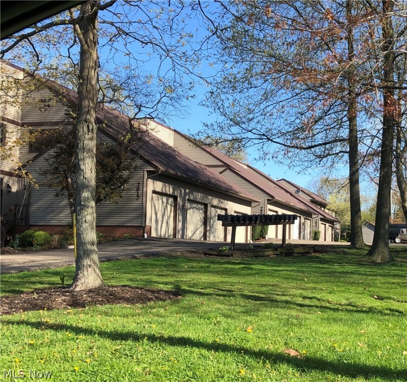 Hillsdale Rdg Condo - Residential