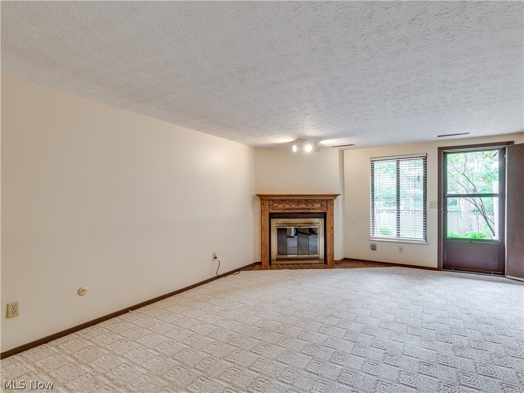 Hillsdale Rdg Condo - Residential